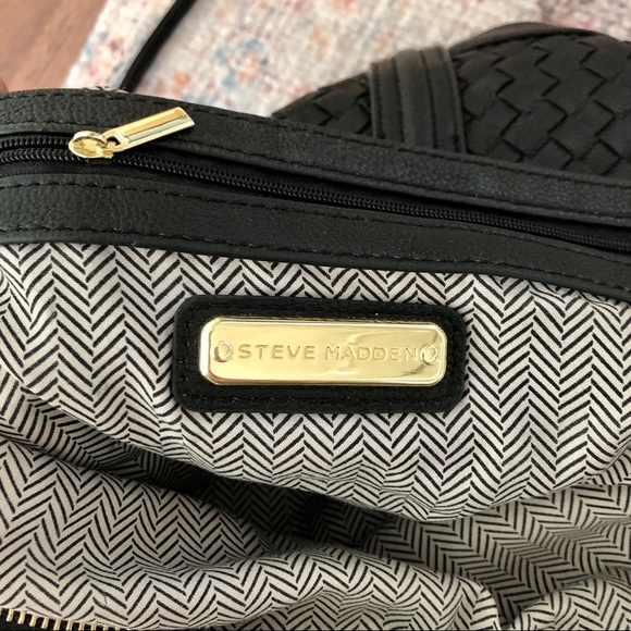 Steve Madden fold-over purse - Picture 7 of 8